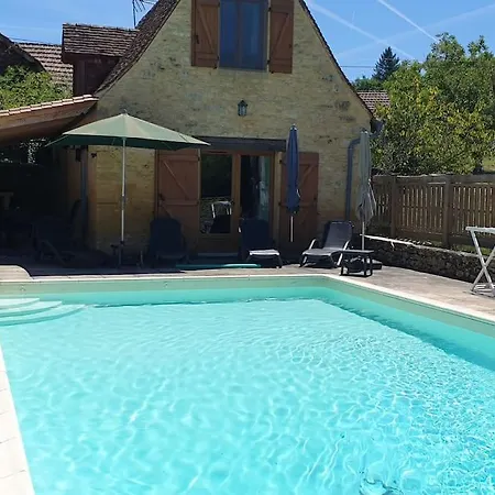Holiday home Les Cottages, Avec Piscine Et Jardin Saint-Leon-sur-Vezere